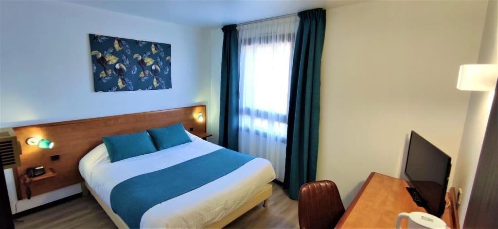 Le Valois, Centre Hotel