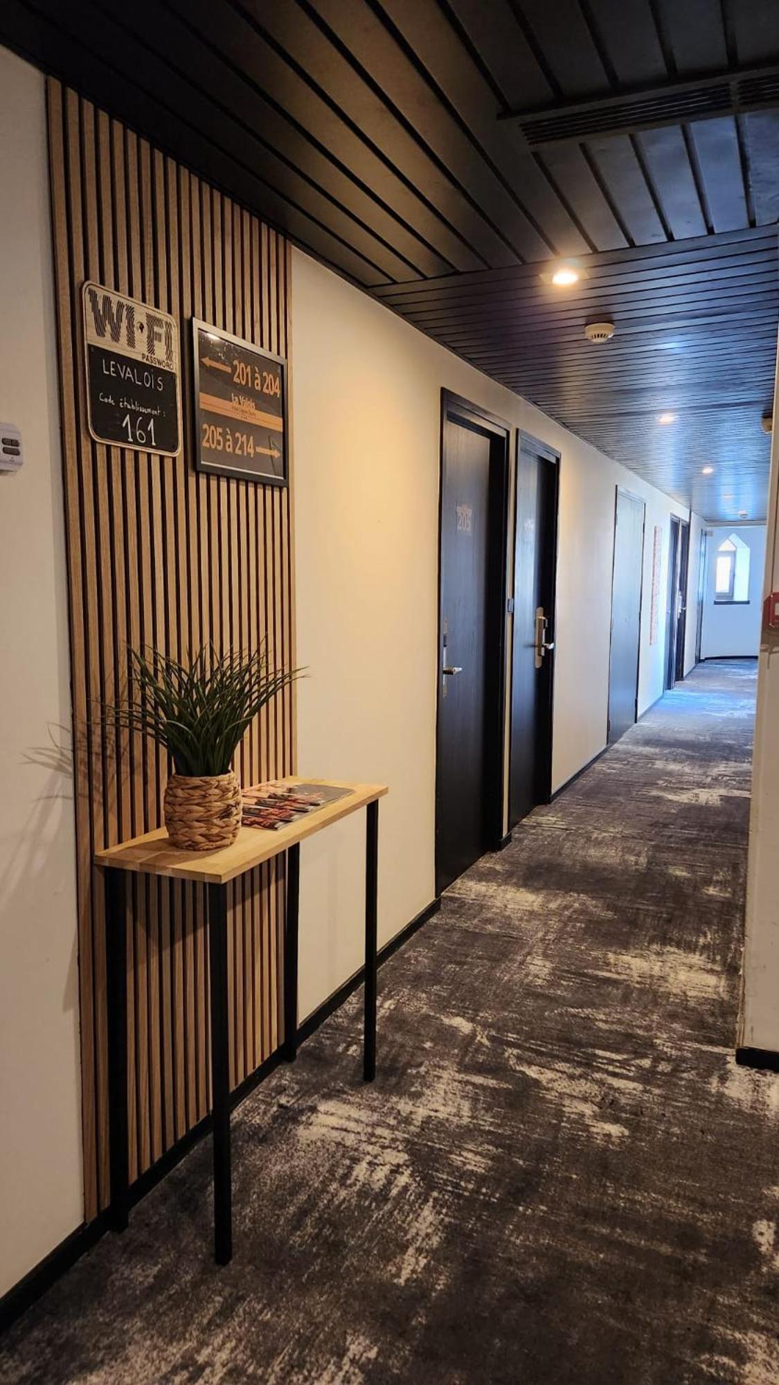 Le Valois, Centre Hotel