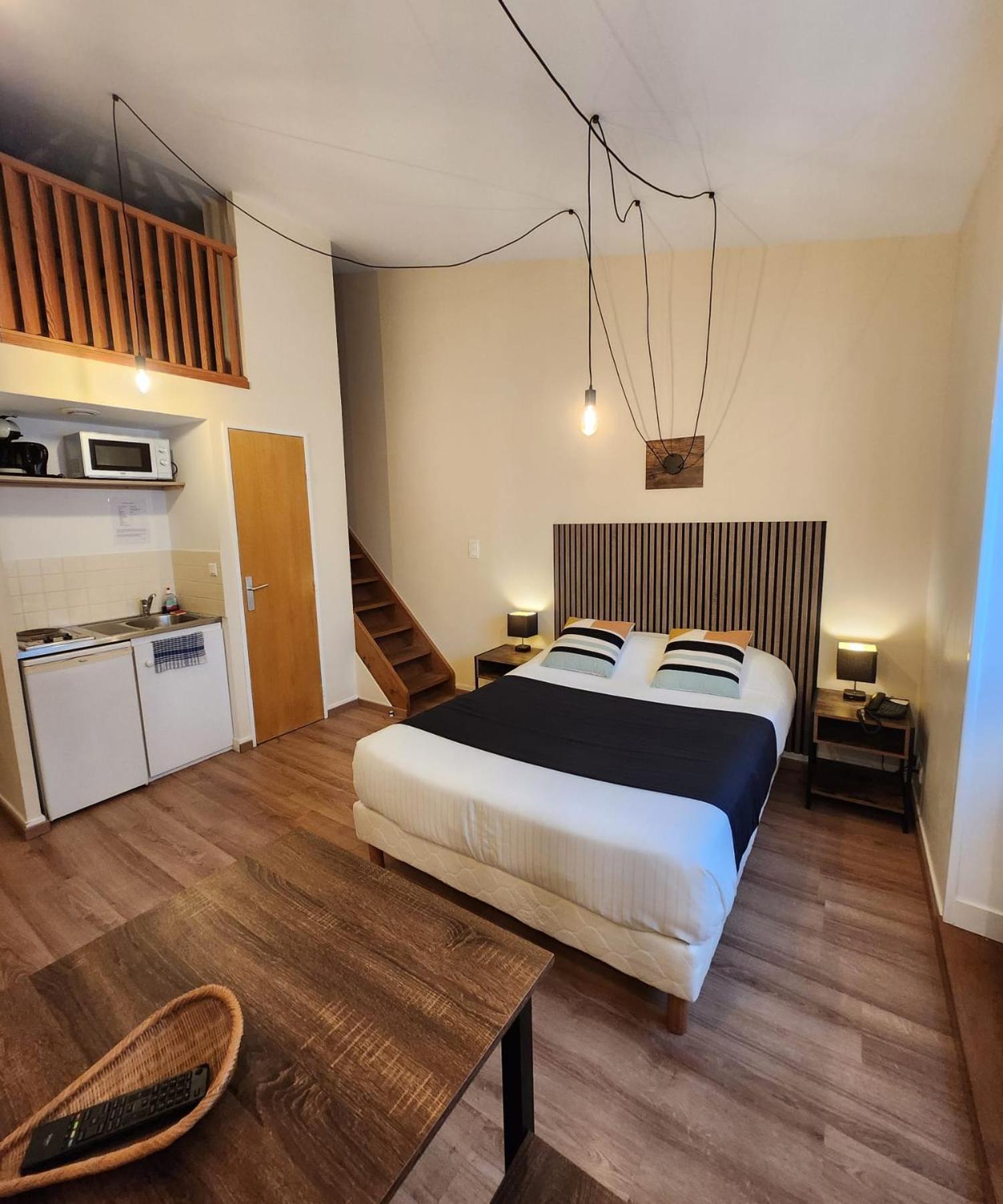 Le Valois, Centre Hotel 3*