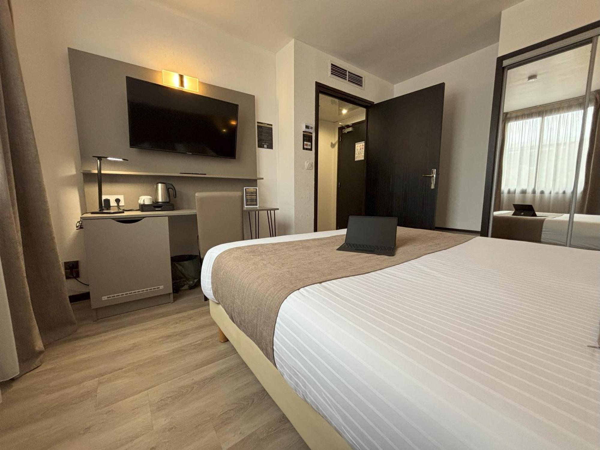 Le Valois, Centre Hotel 3*
