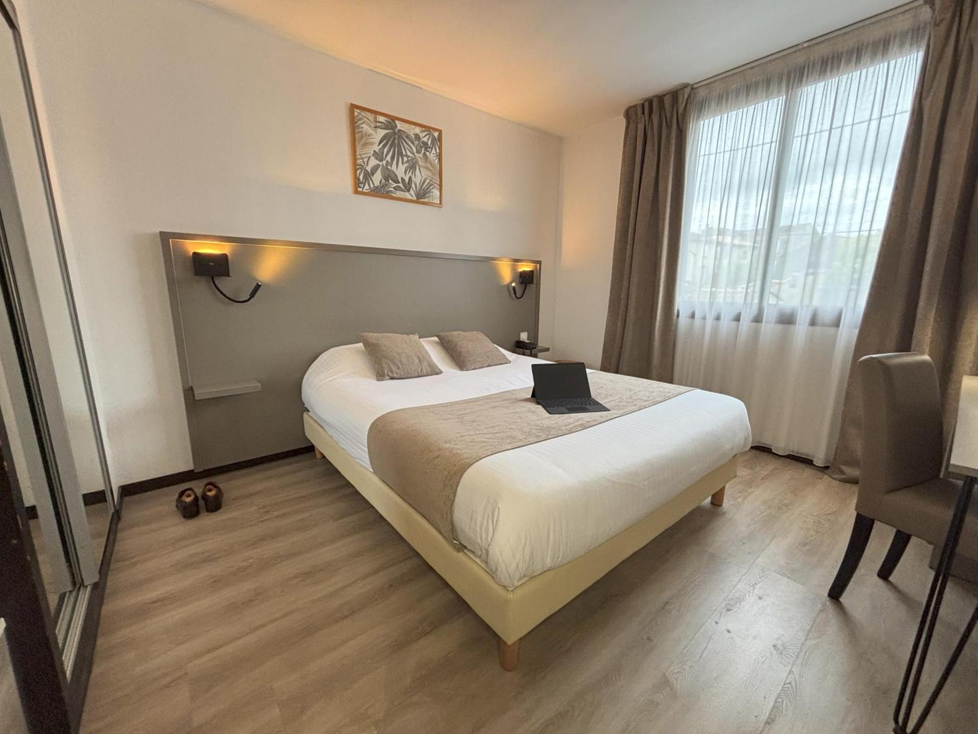 Le Valois, Centre Hotel 3*
