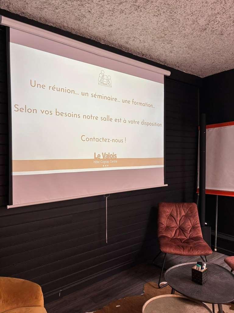 Le Valois, Centre Hotel